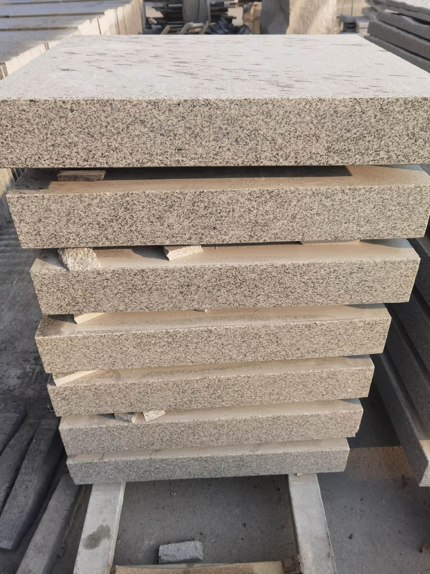 芝麻白路沿石3公分每平方價格